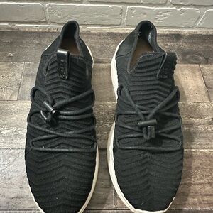 Ugg Kinney sneakers women’s 9.5